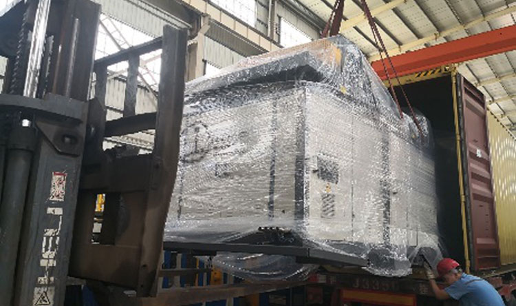 HDPE Moulding Machine Packing
